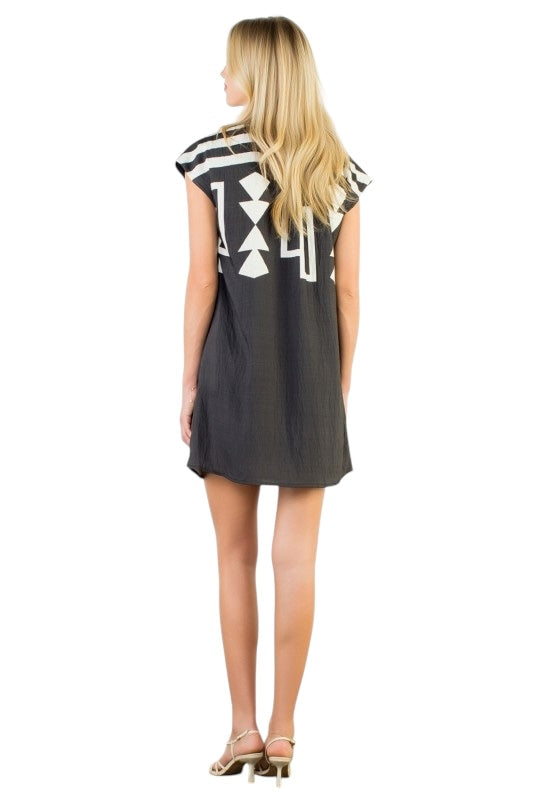 Black & White Geo Shift