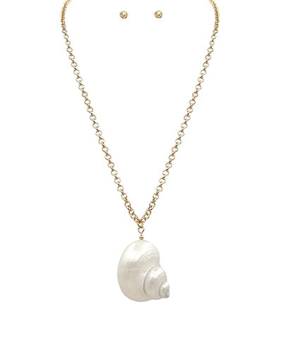 Shell & Gold Chain Layering Necklace