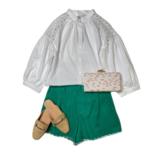 Scallop Hem Linen Shorts in Emerald