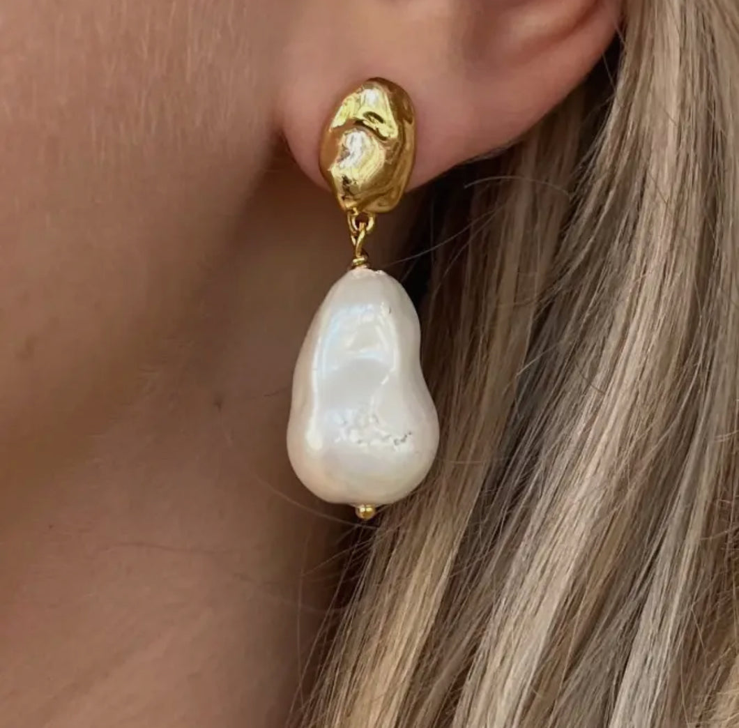 Freeform Pearl Drop Earring