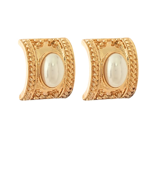 Pearl Baroque Earring